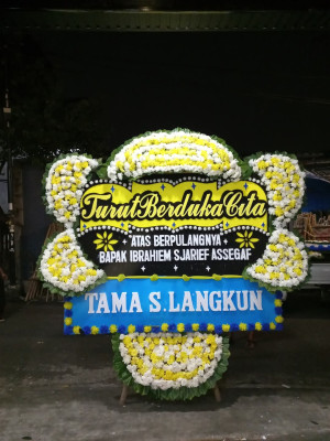 Papan Bunga Duka di Apawer Hulu